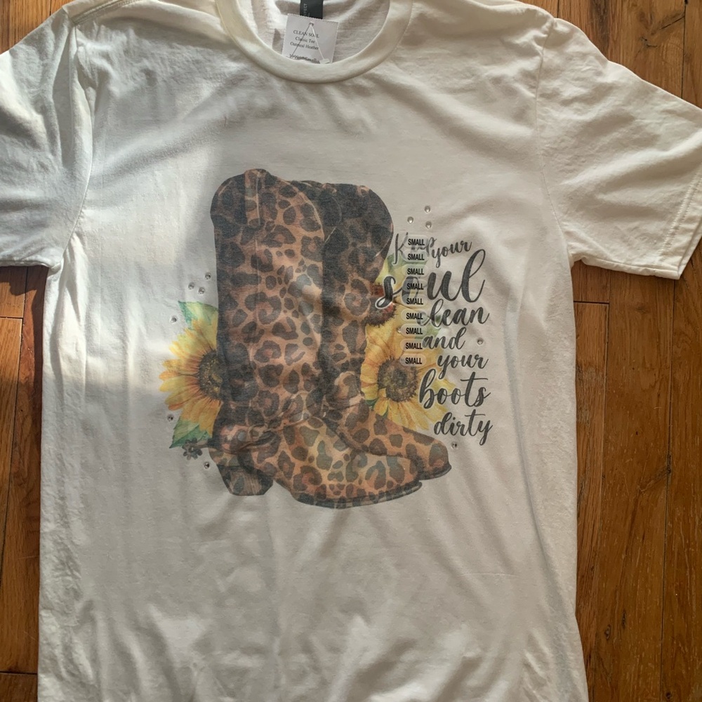 Small Graphic Tee with Leopard Boots Design and sunflower design.